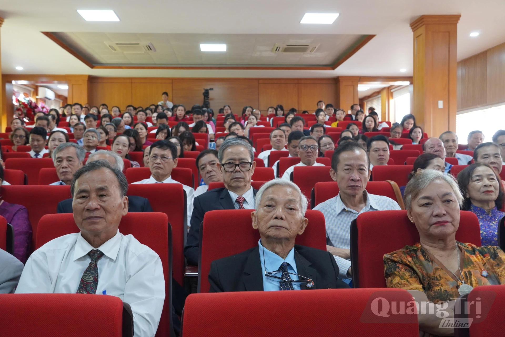 Các đại biểu tham dự tọa đàm - Ảnh: HL