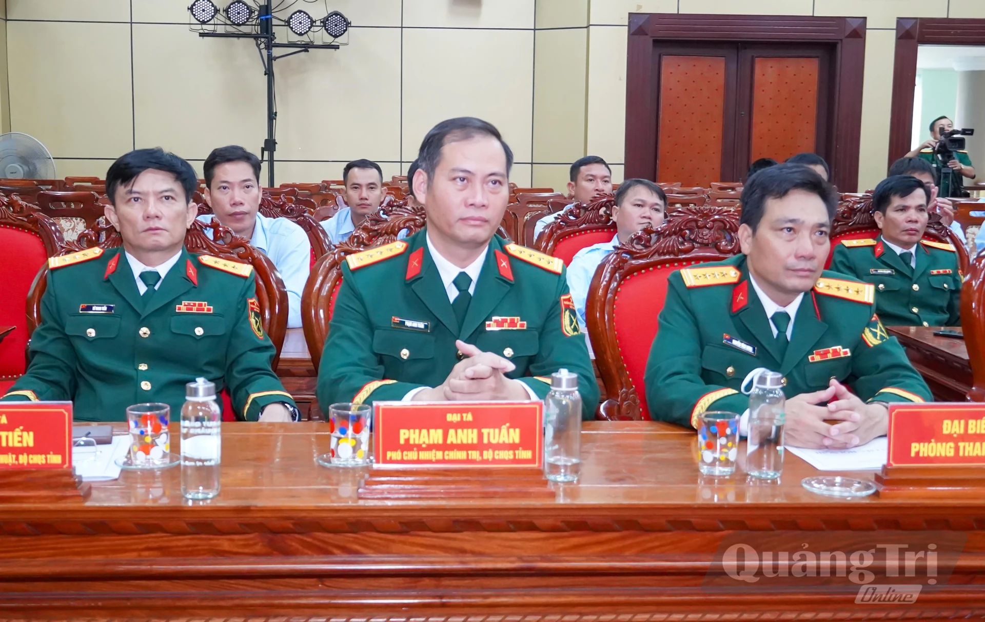 Đại biểu tham dự buổi lễ - Ảnh: N.H