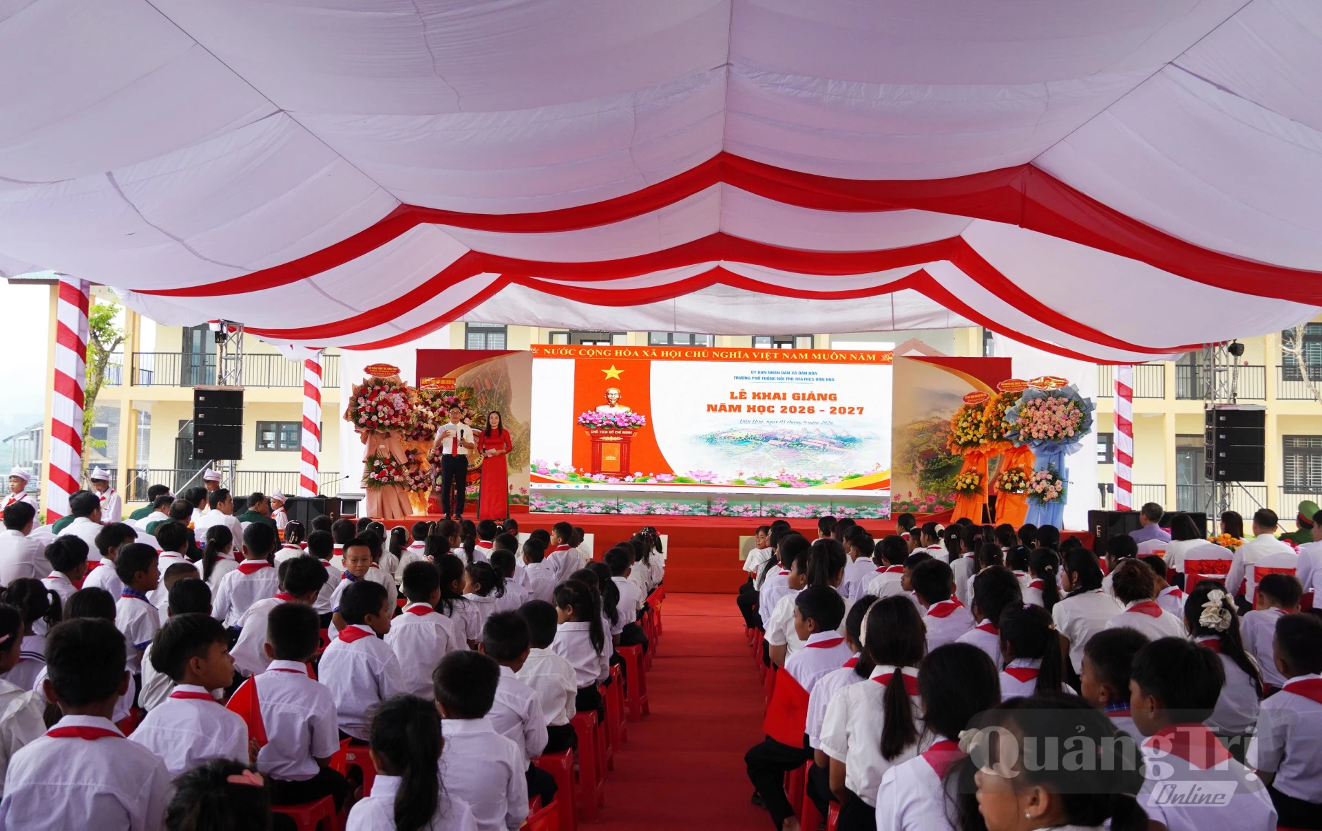 Quang cảnh lễ khai giảng tại Trường Phổ thông Nội trú TH và THCS Dân Hóa - Ảnh: X.P