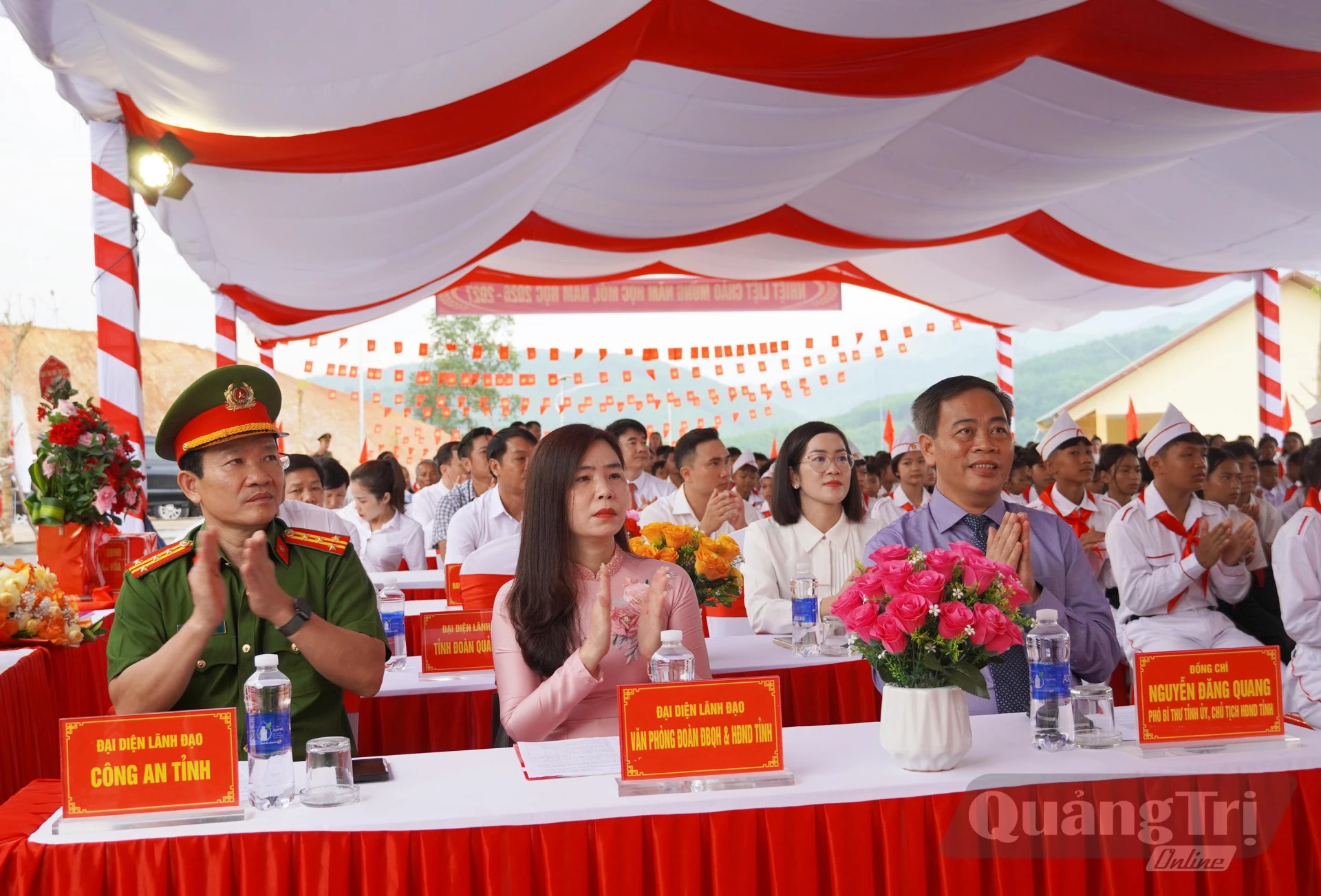 Đồng chí Chủ tịch HĐND tỉnh dự lễ khai giảng tại Trường phổ thông nội trú tiểu học và THCS Dân Hóa