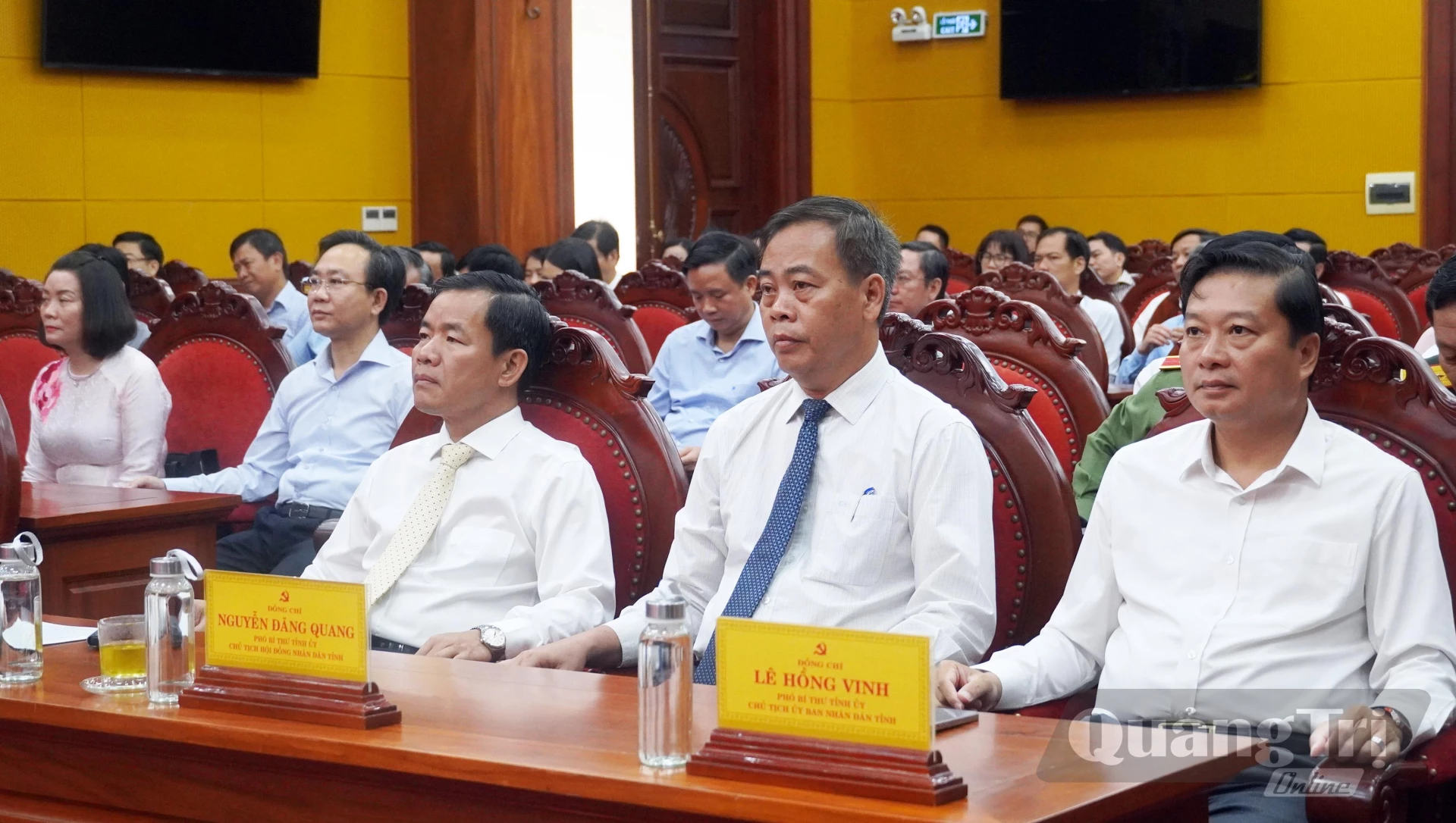 Các đồng chí lãnh đạo tỉnh dự hội nghị - Ảnh: N.M