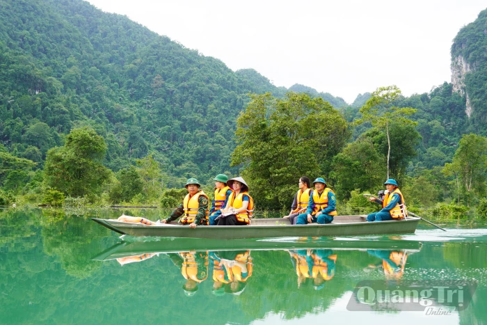 Hung Trâu mùa nước nổi