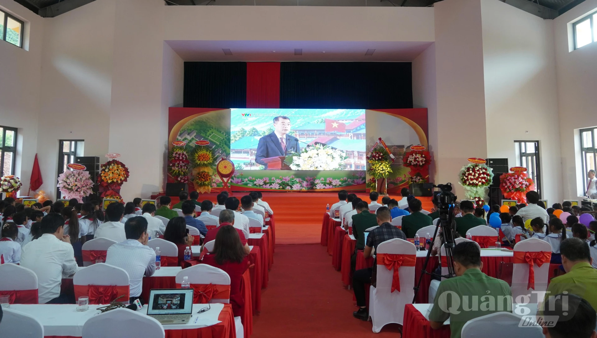 Quang cảnh lễ khai giảng tại Trường PTNT TH và THCS Thượng Trạch, xã Thượng Trạch - Ảnh: N.M