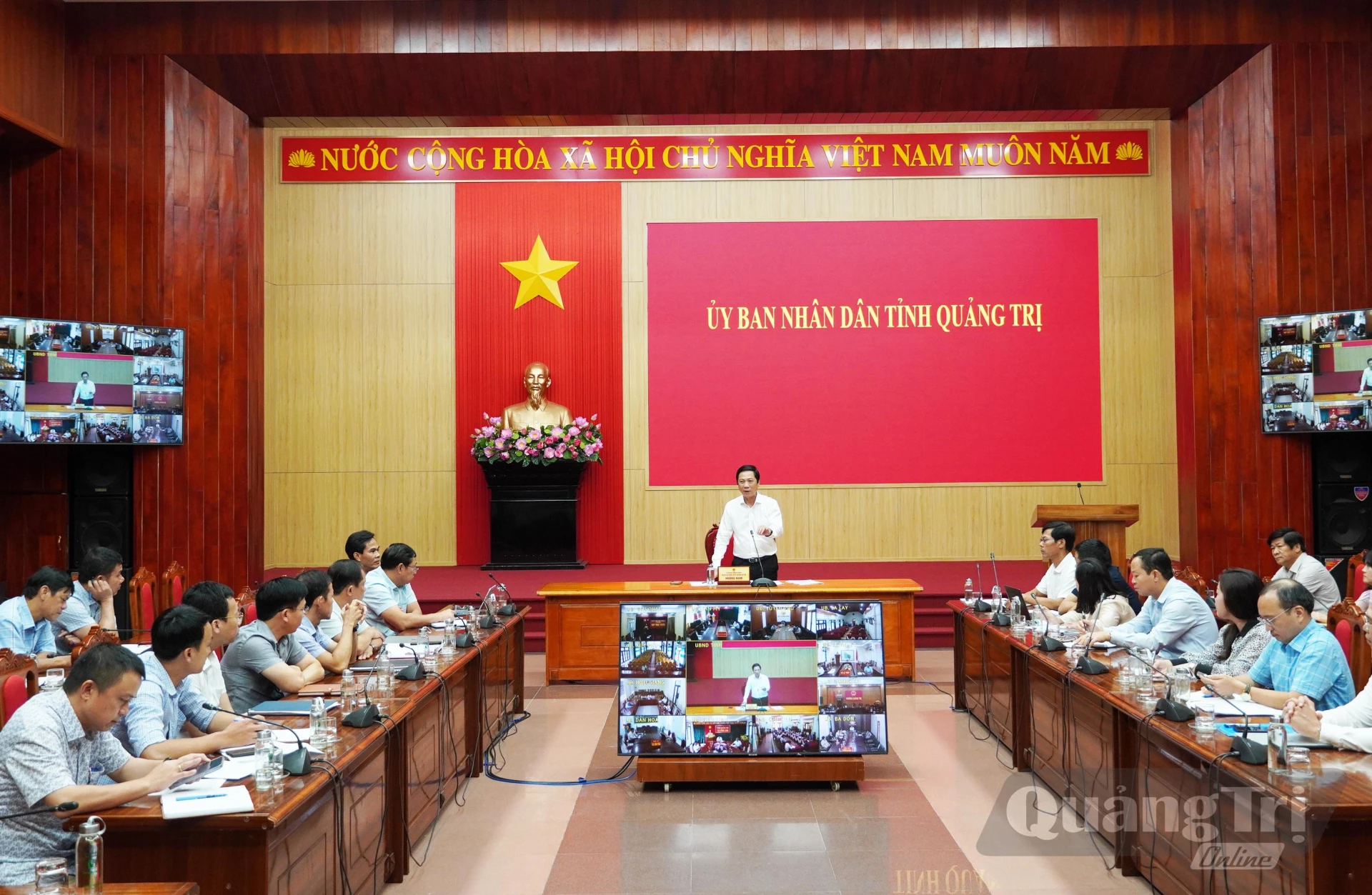 Đồng chí Phó Chủ tịch Thường trực UBND tỉnh Hoàng Nam phát biểu tại buổi làm việc - Ảnh: X.P