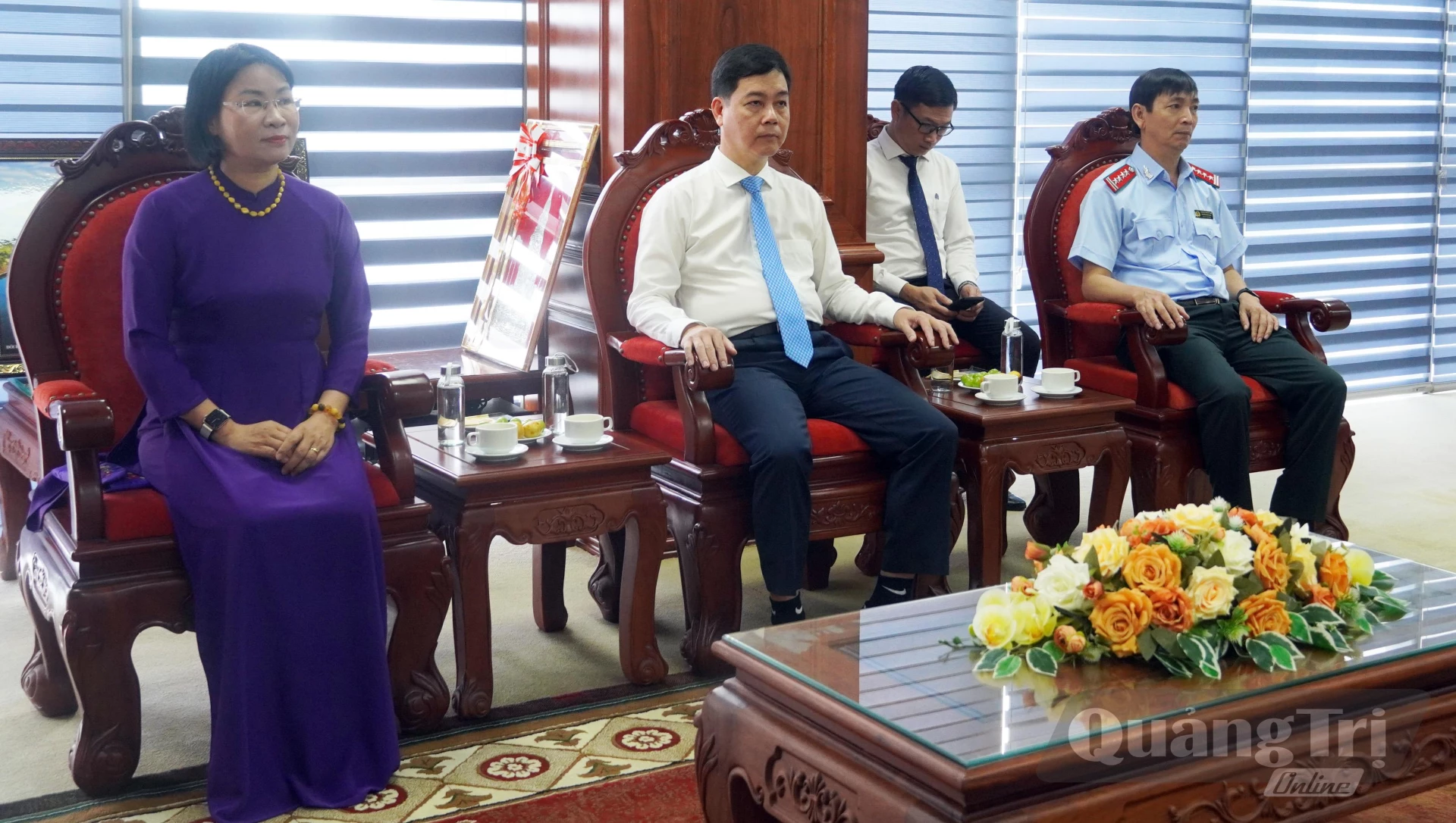 Đại biểu dự buổi tiếp - Ảnh: N.M