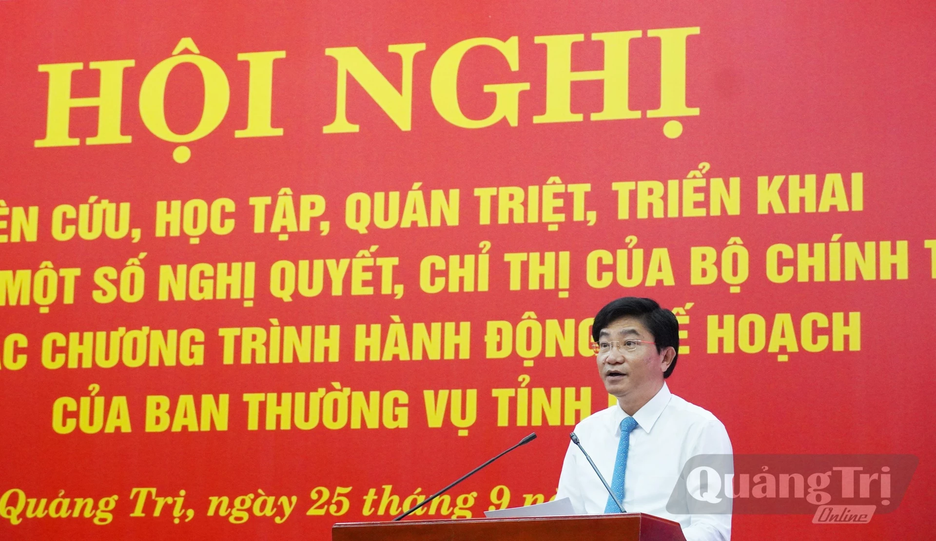 Đồng chí Trương An Ninh, Uỷ viên Ban Thường vụ, Trưởng Ban Tuyên giáo Tỉnh uỷ quán triệt nội dung tại hội nghị - Ảnh: X.P