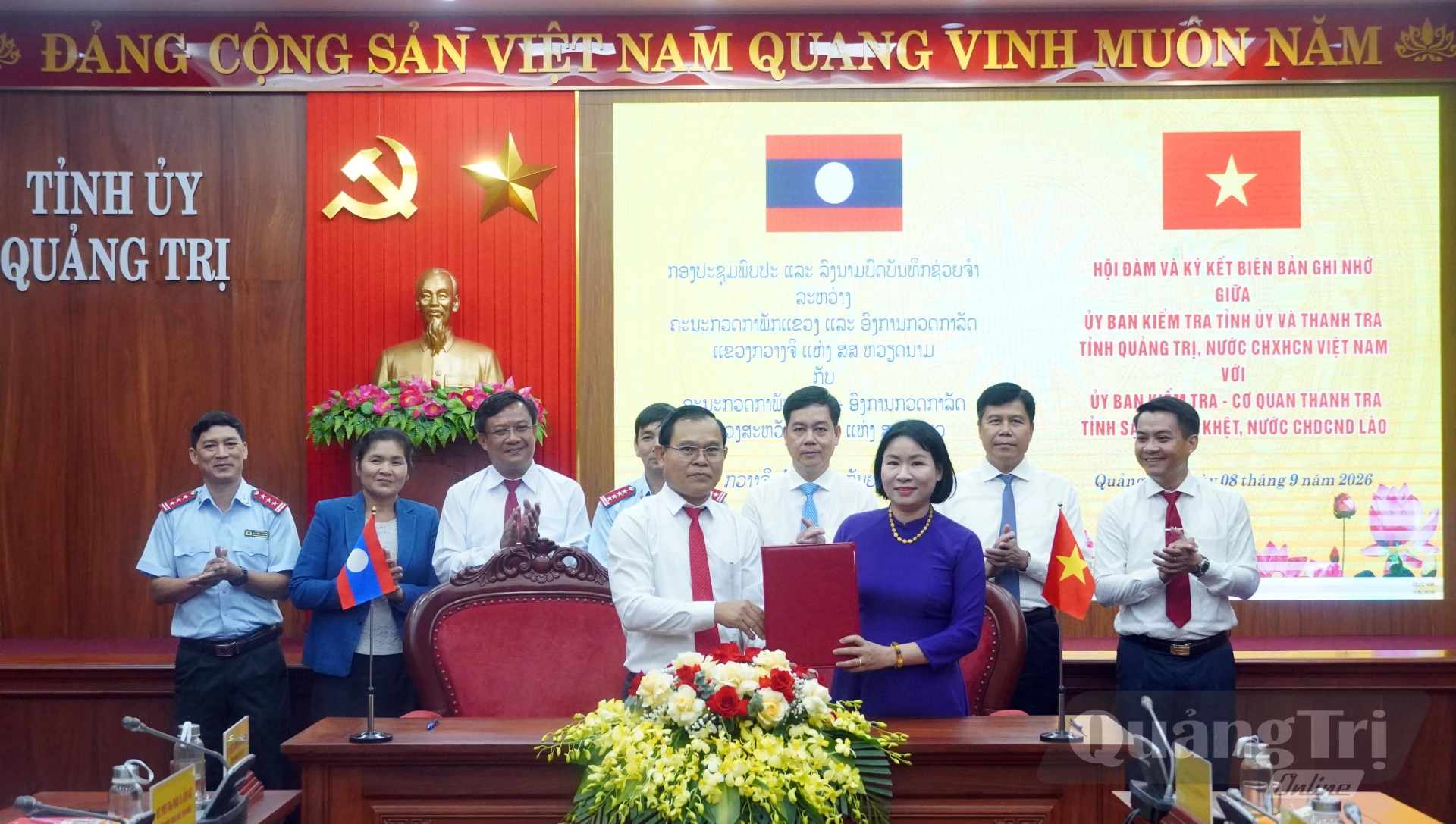 UBKT Tỉnh ủy Quảng Trị và UBKT Tỉnh ủy, Thanh tra Nhà nước tỉnh Sạ-vẳn-na-khệt ký kết biên bản hợp tác - Ảnh: N.M