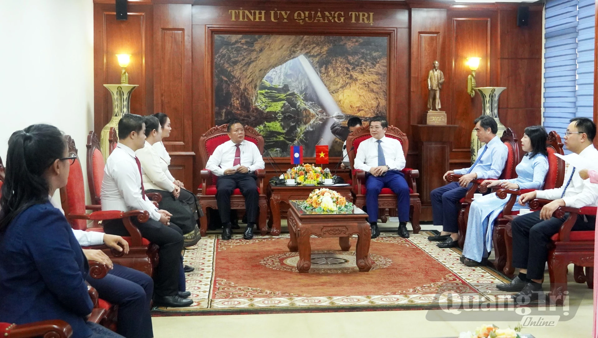 Quang cảnh buổi tiếp xã giao Đoàn công tác Ban Tổ chức Tỉnh ủy Sạ-vẳn-na-khệt - Ảnh: N.M
