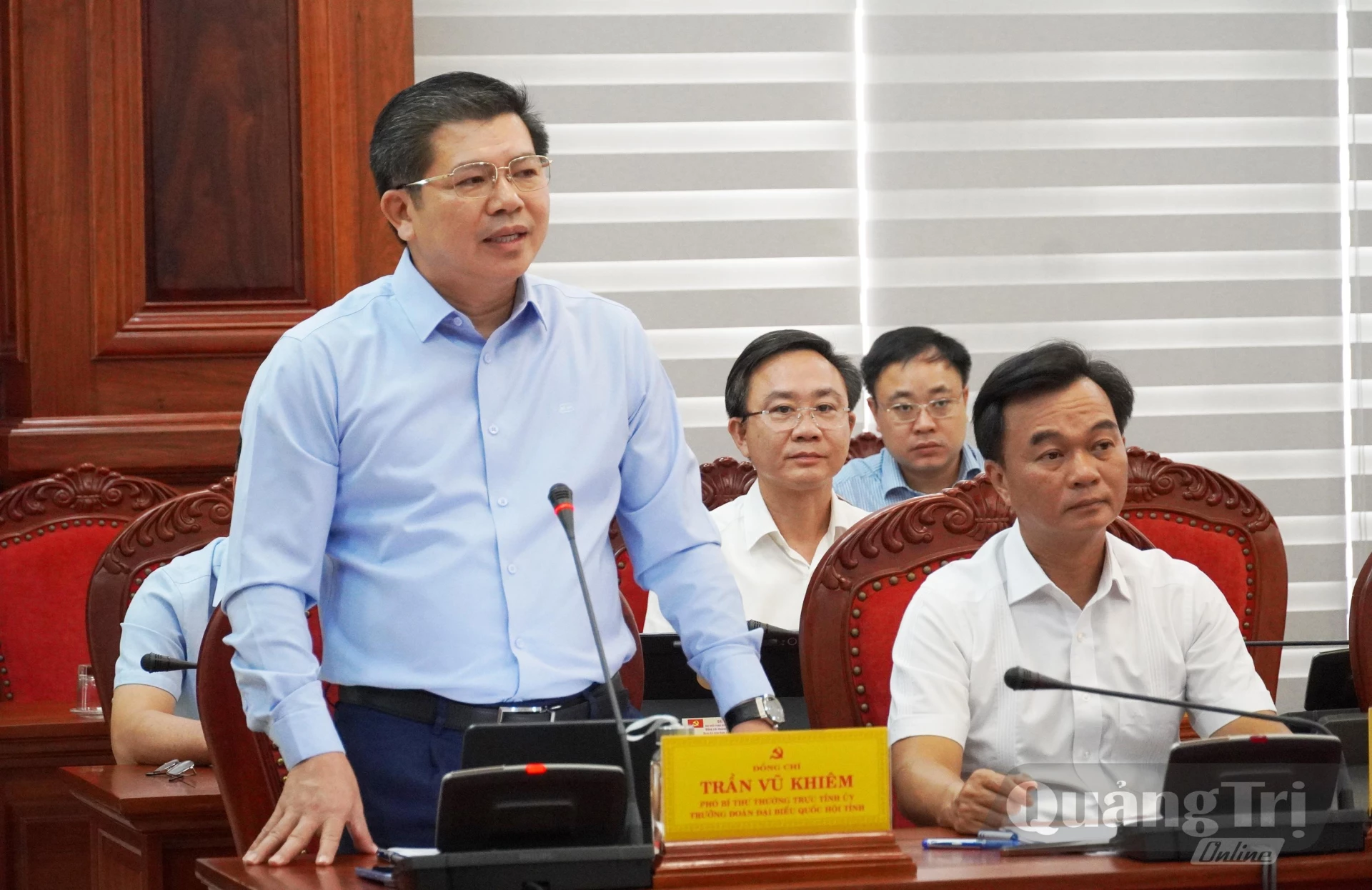 Đồng chí Trần Vũ Khiêm Trần Vũ Khiêm, Phó Bí thư Thường trực Tỉnh ủy, Trưởng đoàn đại biểu Quốc hội tỉnh nhấn mạnh một số nhiệm vụ cần triển khai quyết liệt trong quý IV/2026 - Ảnh: X.P