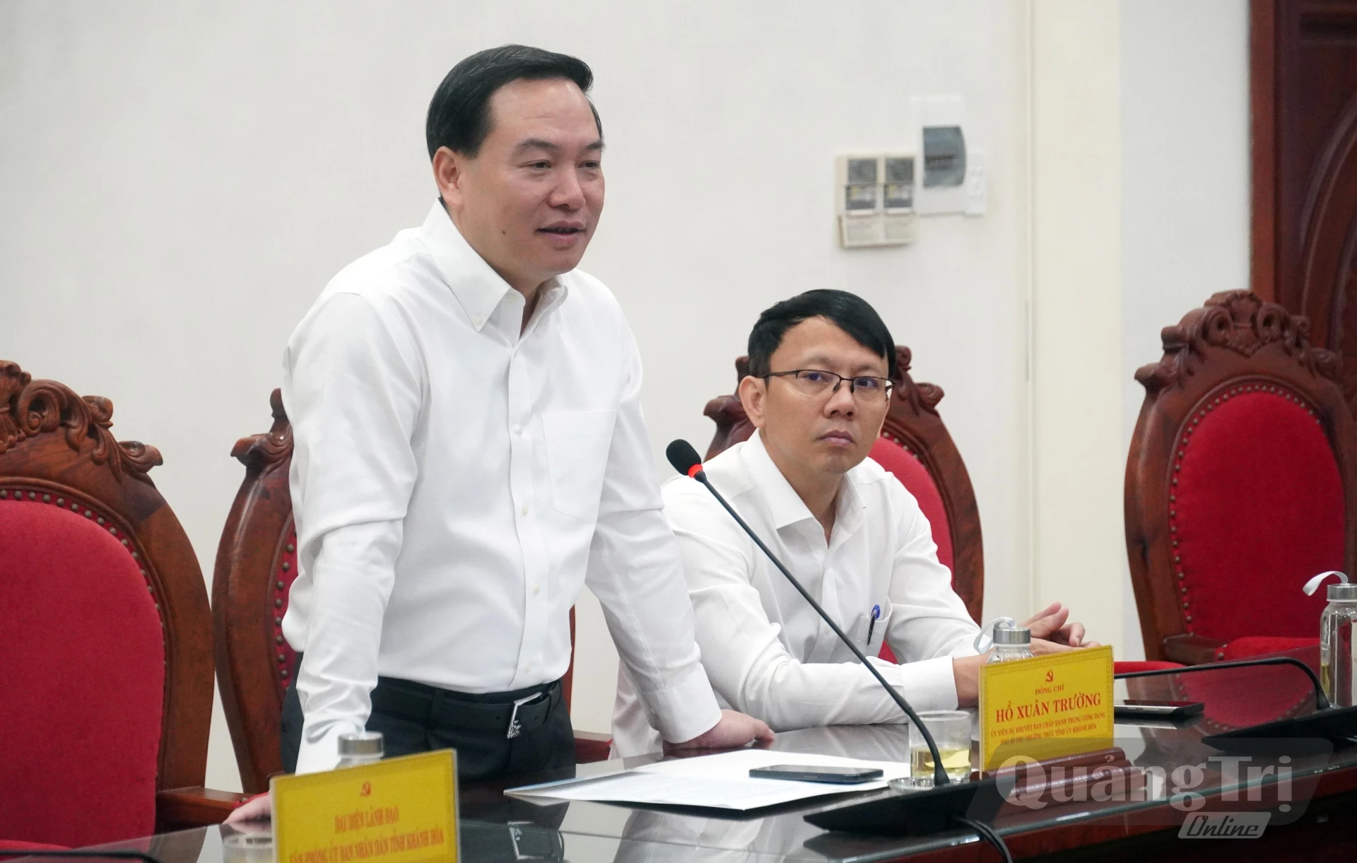 Đồng chí Hồ Xuân Trường, Ủy viên dự khuyết Trung ương Đảng, Phó Bí thư Thường trực Tỉnh ủy Khánh Hòa phát biểu tại buổi làm việc - Ảnh: N.M