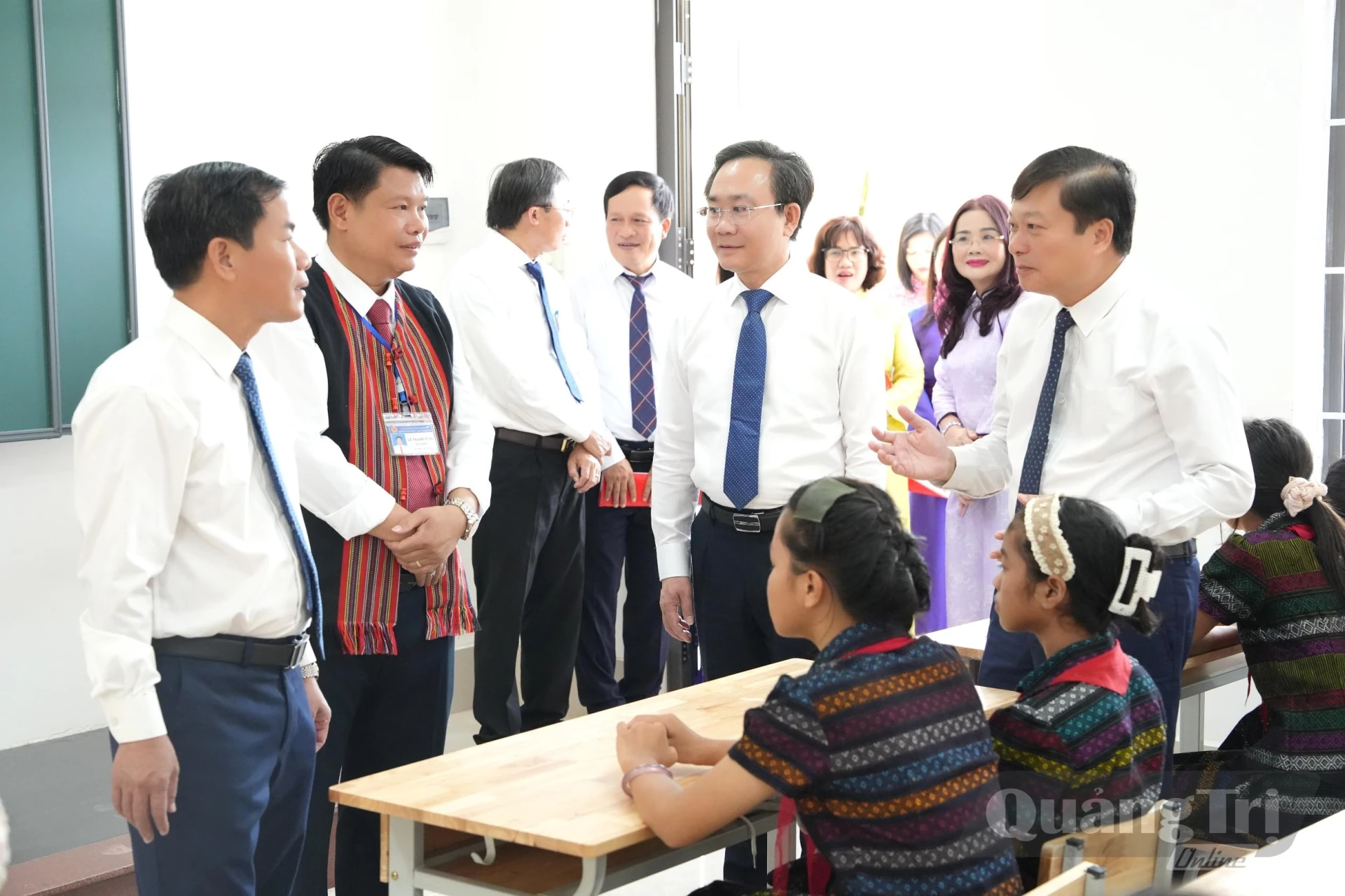 Đồng chí Bí thư Tỉnh ủy dự lễ khai giảng và khánh thành Trường phổ thông nội trú tiểu học và THCS Đakrông