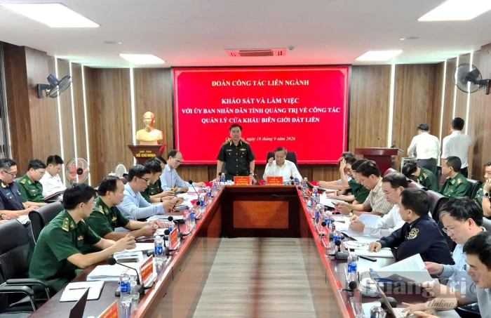 Kết hợp chặt chẽ giữa phát triển kinh tế cửa khẩu với bảo đảm quốc phòng-an ninh