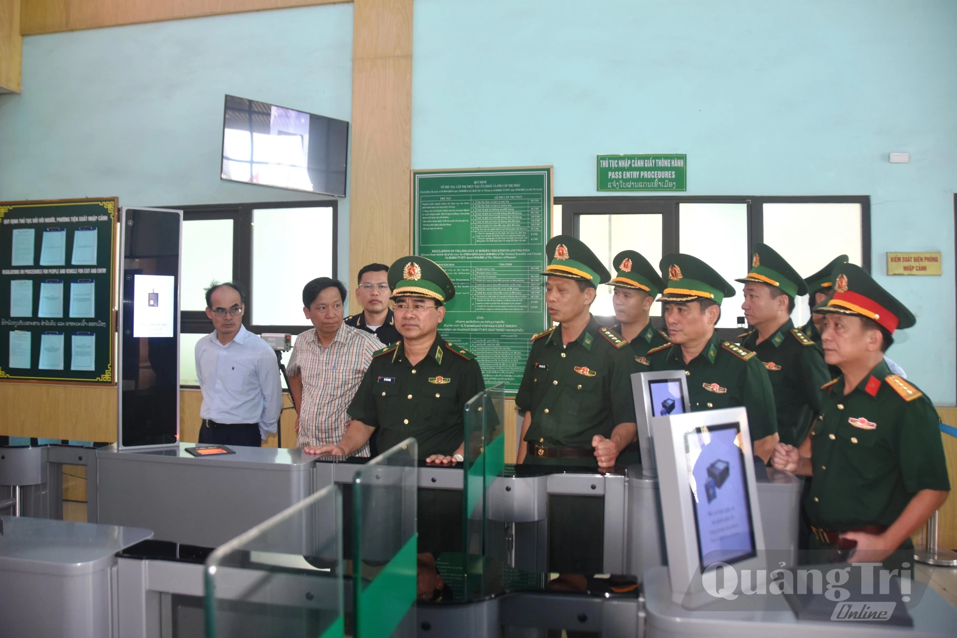 Đoàn khảo sát liên ngành của Bộ Tư lệnh BĐBP khảo sát thực địa tại Cửa khẩu quốc tế La Lay - Ảnh: Đ.V

