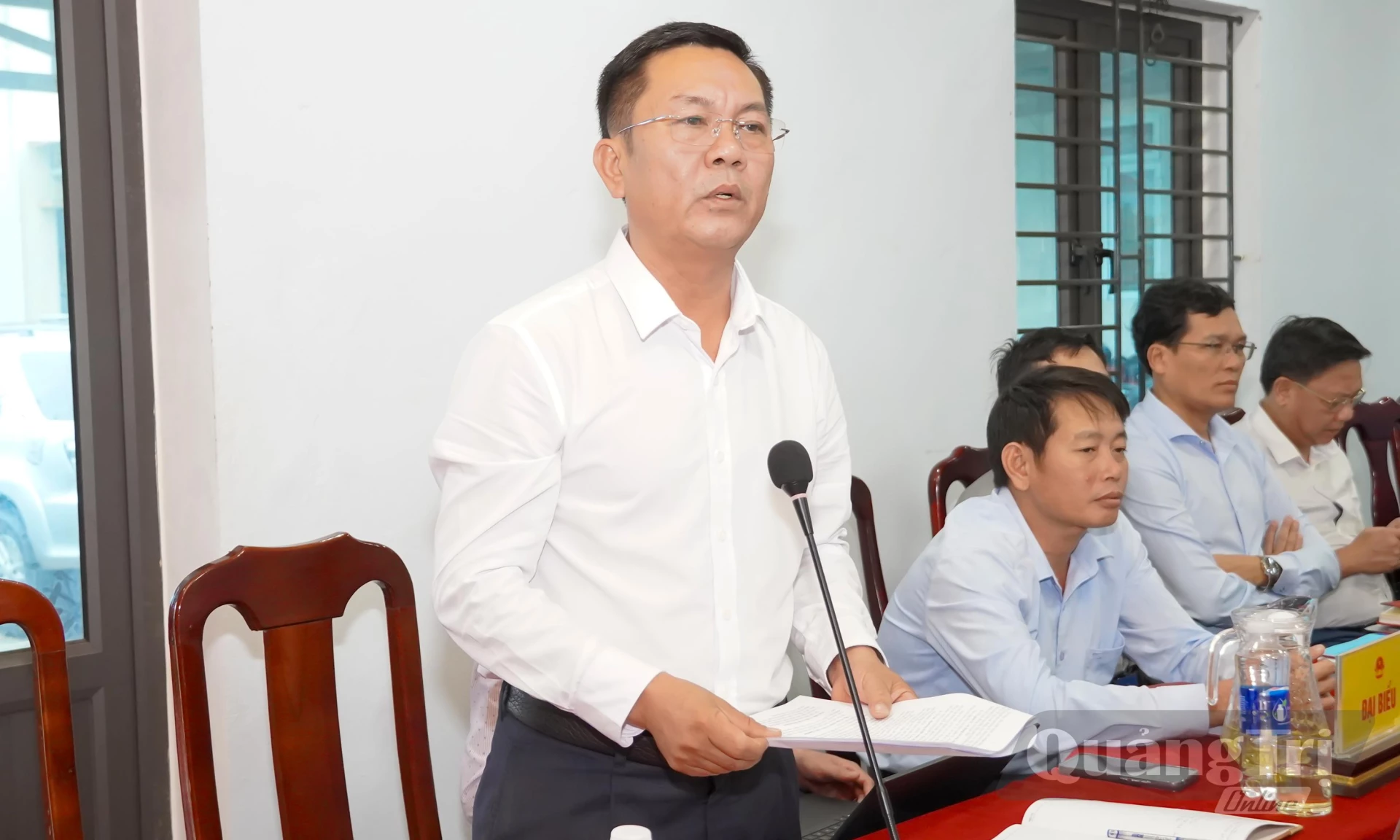 Đại diện lãnh đạo UBND xã Trung Thuần báo cáo tại buổi làm việc - Ảnh: N.H