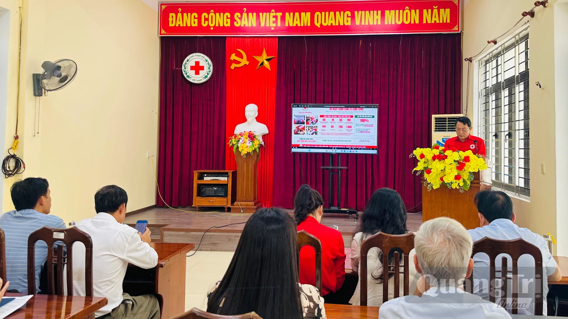 Lãnh đạo Hội Chữ thập đỏ tỉnh phát động đợt thi đua cao điểm “80 ngày hành động vì cộng đồng”. Ảnh: B.N