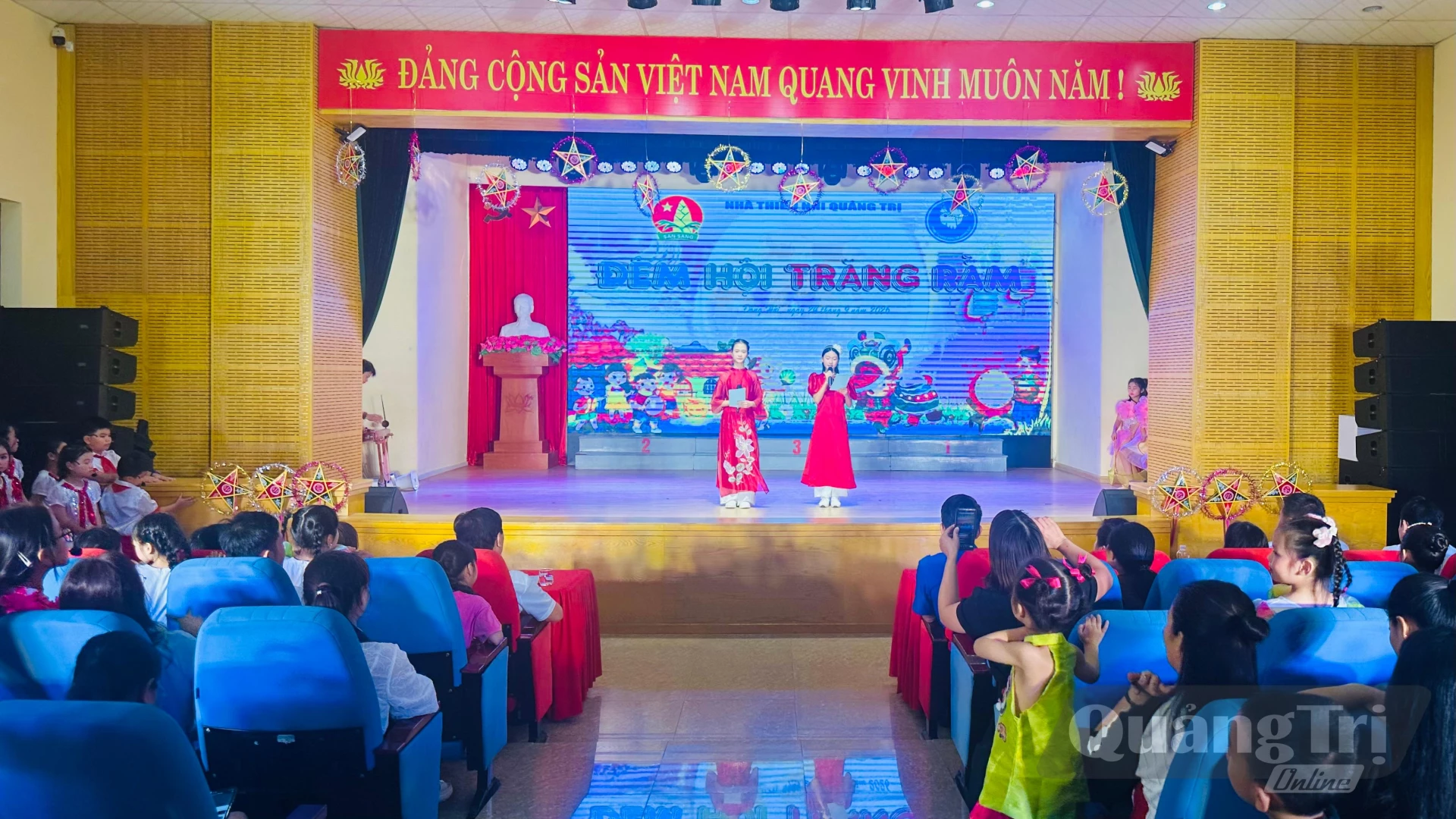  Quang cảnh của chương trình - Ảnh: B.N