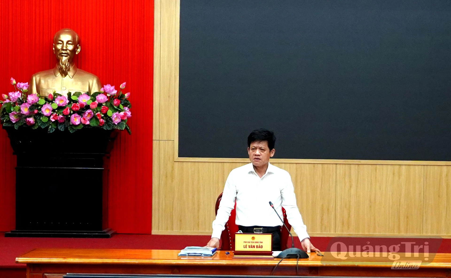 Đồng chí Lê Văn Bảo, Ủy viên Ban Thường vụ Tỉnh ủy, Phó Chủ tịch UBND tỉnh kết luận tại cuộc họp - Ảnh: H.Tr