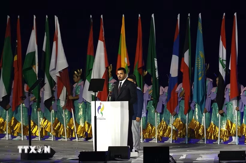 Chủ tịch Hội đồng Olympic châu Á (OCA) Sheikh Joaan Bin Hamad Al Thani phát biểu tại lễ khai mạc Đại hội Thể thao châu Á lần thứ 20 (ASIAD 20) ở thành phố Nagoya, Nhật Bản, ngày 19/9/2026. (Ảnh: THX/TTXVN phát)
