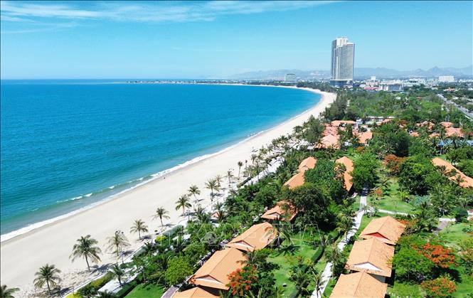 Vẻ đẹp của biển Ninh Chử-Bình Sơn (phường Ninh Chử và Đông Hải, tỉnh Khánh Hòa). Ảnh: Nguyễn Thành/TTXVN