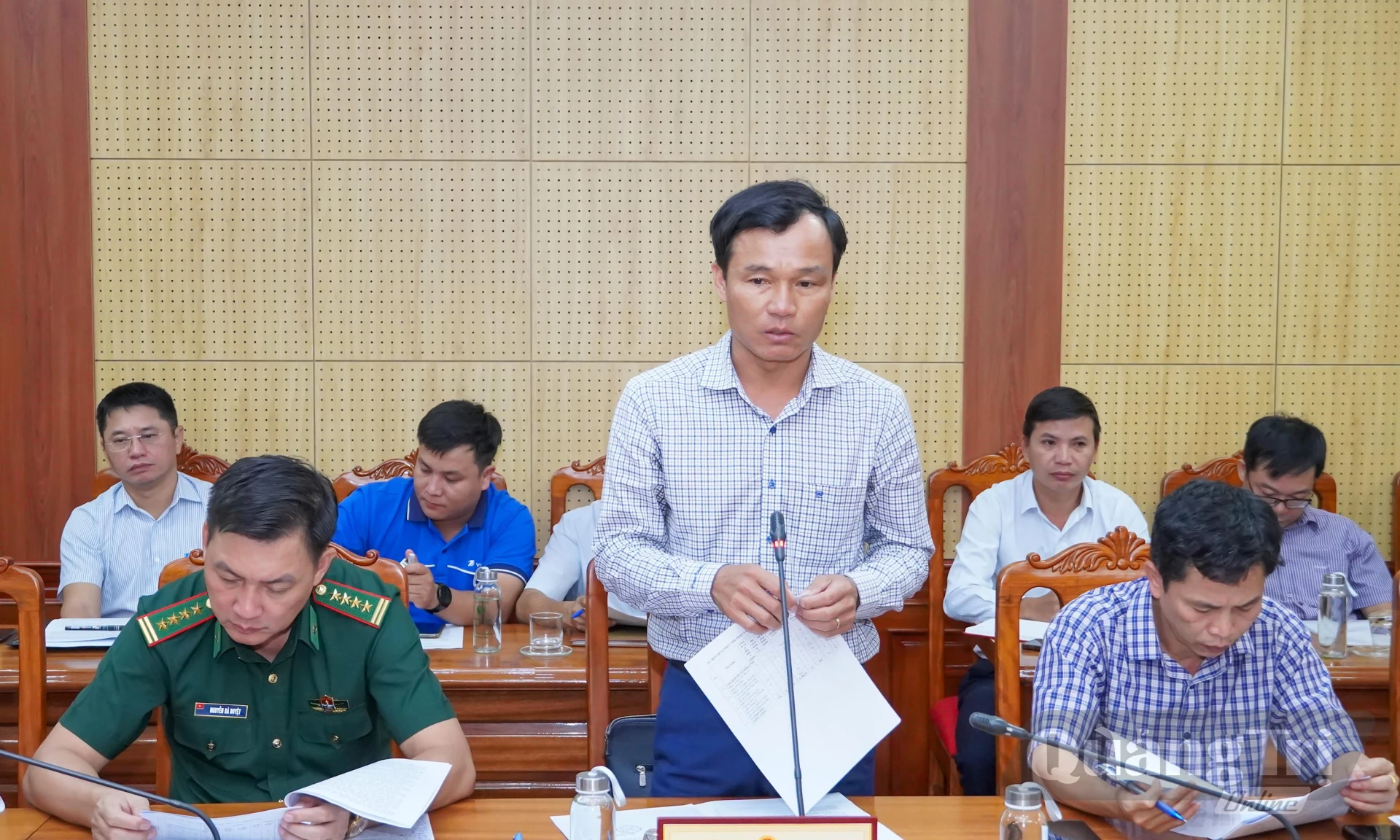 Đại diện Ban Chỉ đạo chống khai thác IUU tỉnh Quảng Trị báo cáo tại buổi làm việc - Ảnh: N.H