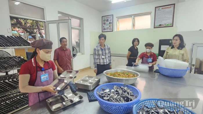 Kiểm tra, rà soát các điều kiện bảo đảm an toàn thực phẩm tại trường học