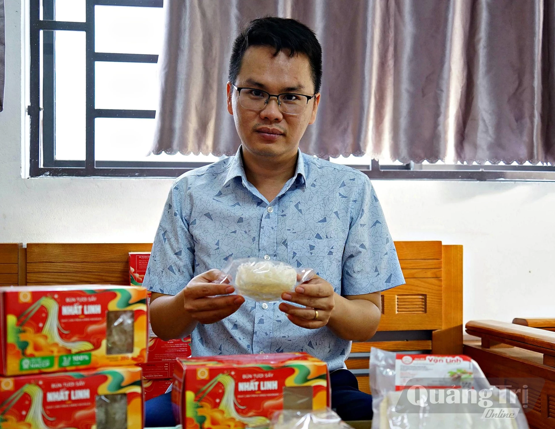 Các sản phẩm bún tươi và bún tươi sấy khô Vạn Linh ngày càng được chú trọng về chất lượng, bao bì và mẫu mã để đáp ứng nhu cầu của người tiêu dùng - Ảnh: L.A