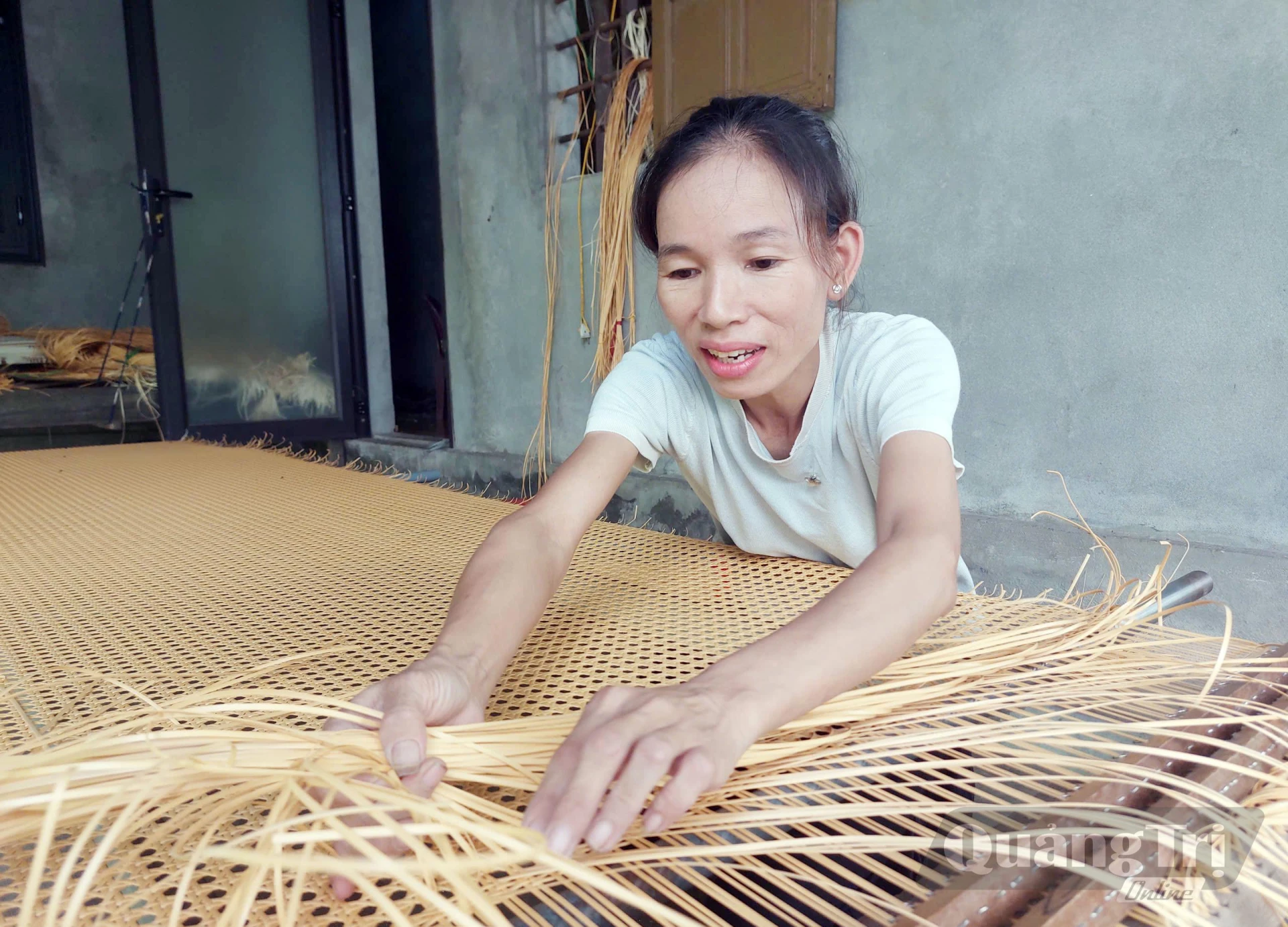 Nghề mây xiên - Ảnh: Đ.N