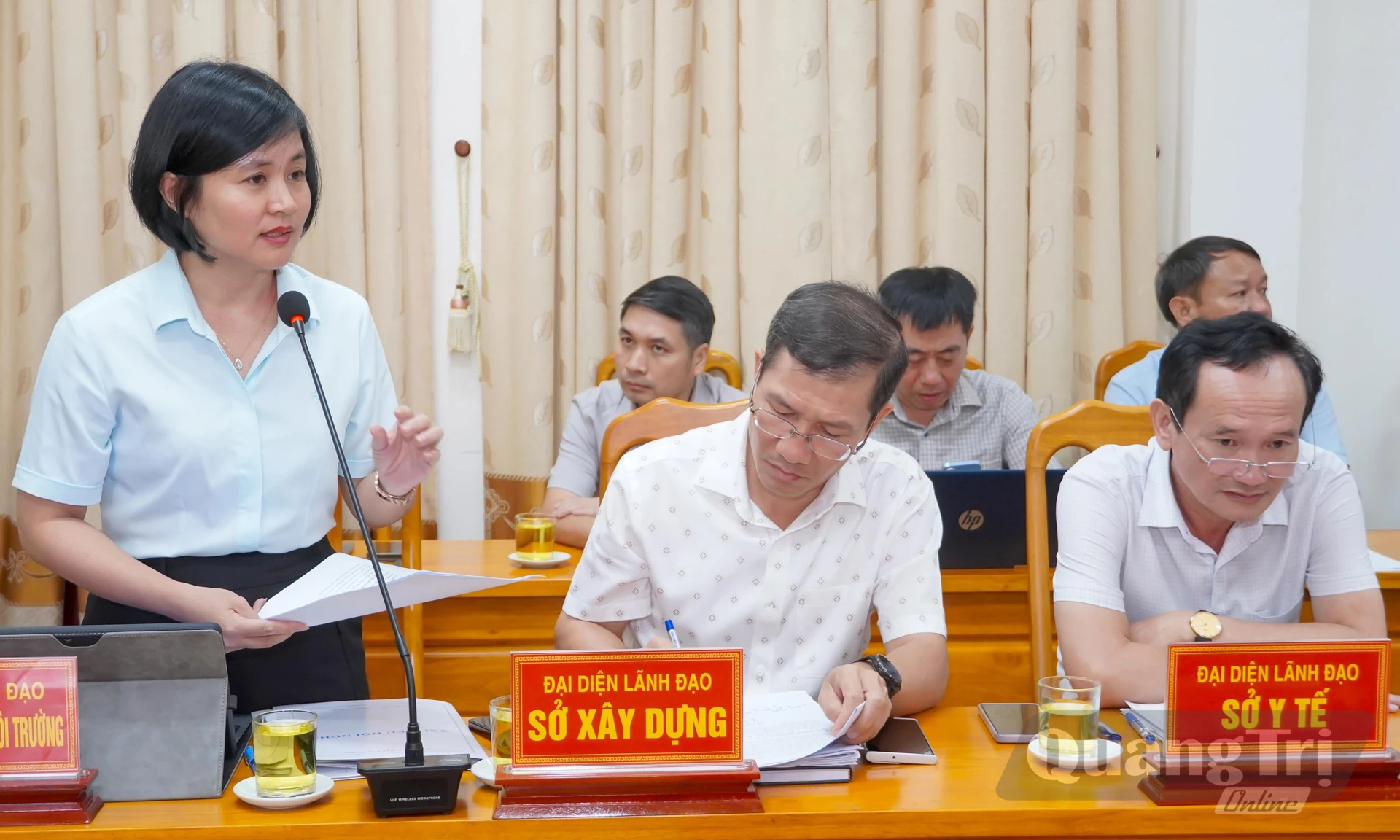 Đại diện lãnh đạo các sở phát biểu tại buổi làm việc - Ảnh: N.H