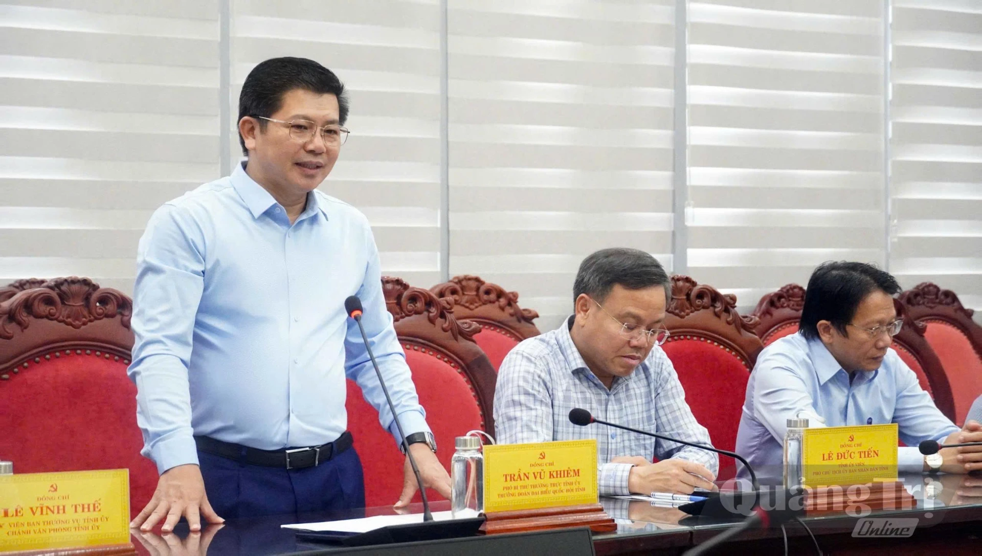 Đồng chí Trần Vũ Khiêm, Phó Bí thư Thường trực Tỉnh ủy, Trưởng đoàn Đại biểu Quốc hội tỉnh phát biểu tại buổi làm việc - Ảnh: N.M