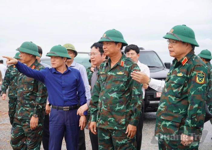 Lãnh đạo Quân khu 4 kiểm tra công tác phòng, chống thiên tai tại Quảng Trị