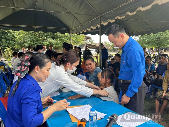 Vun đắp tình hữu nghị Việt-Lào
