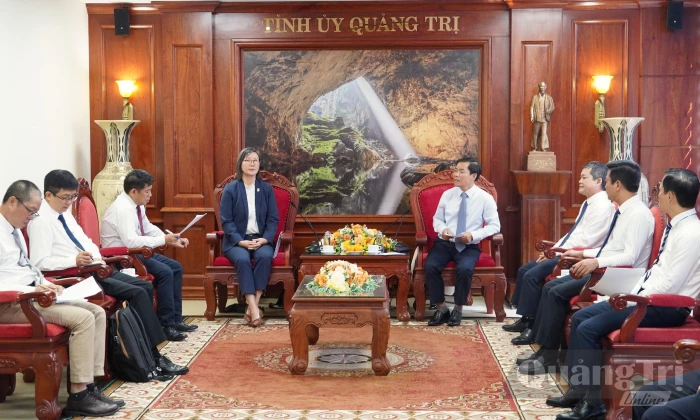 Đồng chí Bí thư Tỉnh ủy tiếp xã giao đoàn công tác Tổ chức quốc tế về Bảo tồn thiên nhiên