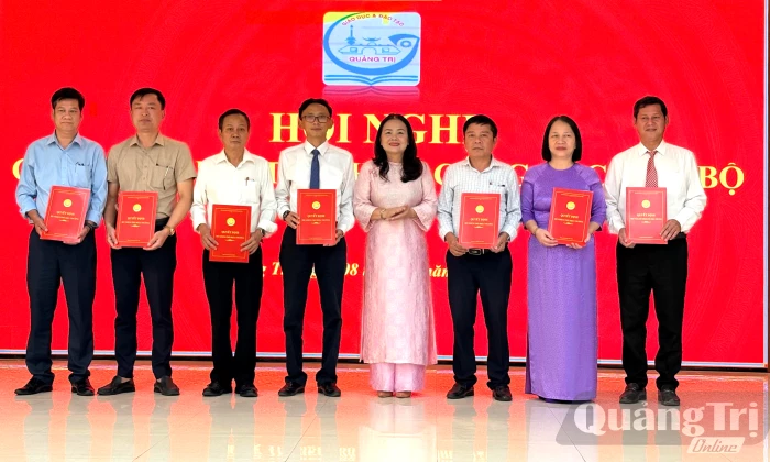Công bố quyết định của Sở Giáo dục và Đào tạo về công tác cán bộ
