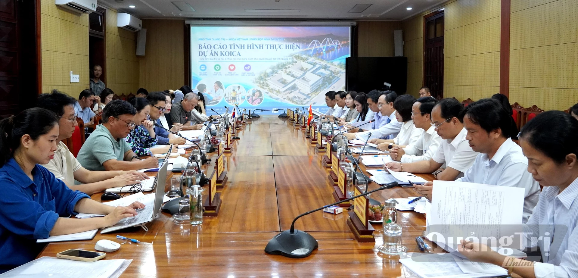 Quang cảnh cuộc họp - Ảnh: H.Tr