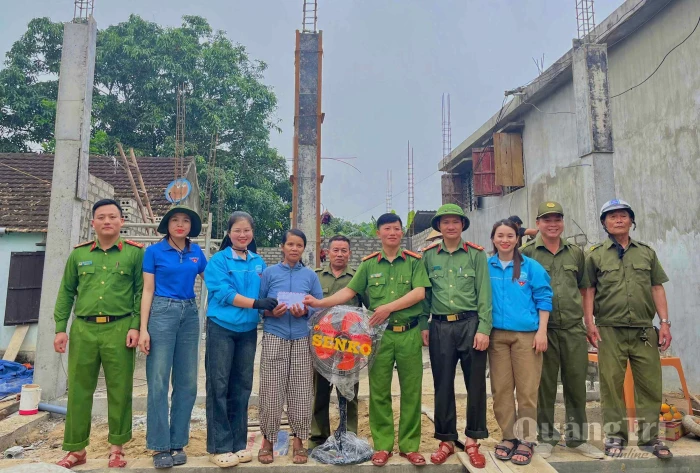 Đội hình thanh niên vì Nhân dân phục vụ