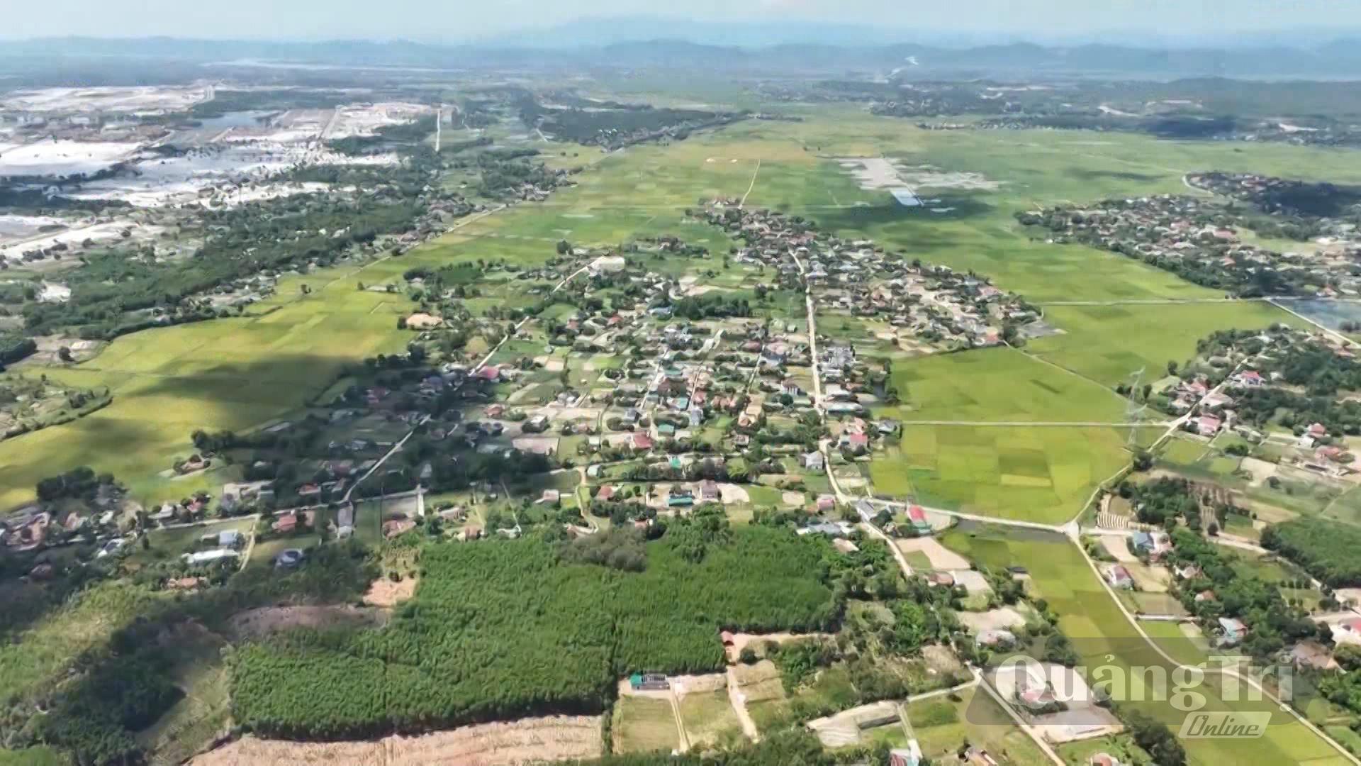 Trung Thuần nhìn từ trên cao - Ảnh: N.Tr