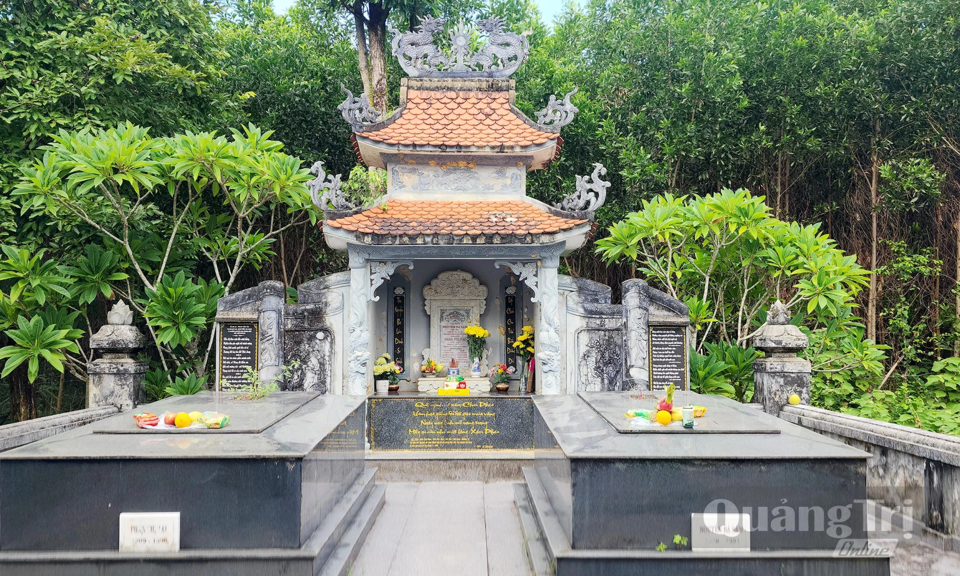 Khu lăng mộ vợ chồng ông Nguyễn Bá Sam- Ảnh: T.L