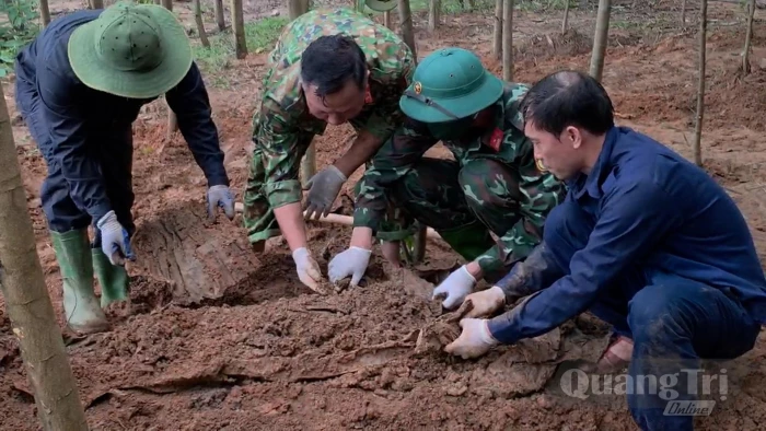 Tìm thấy, cất bốc thêm 1 hài cốt liệt sĩ tại bản Bãi Dinh