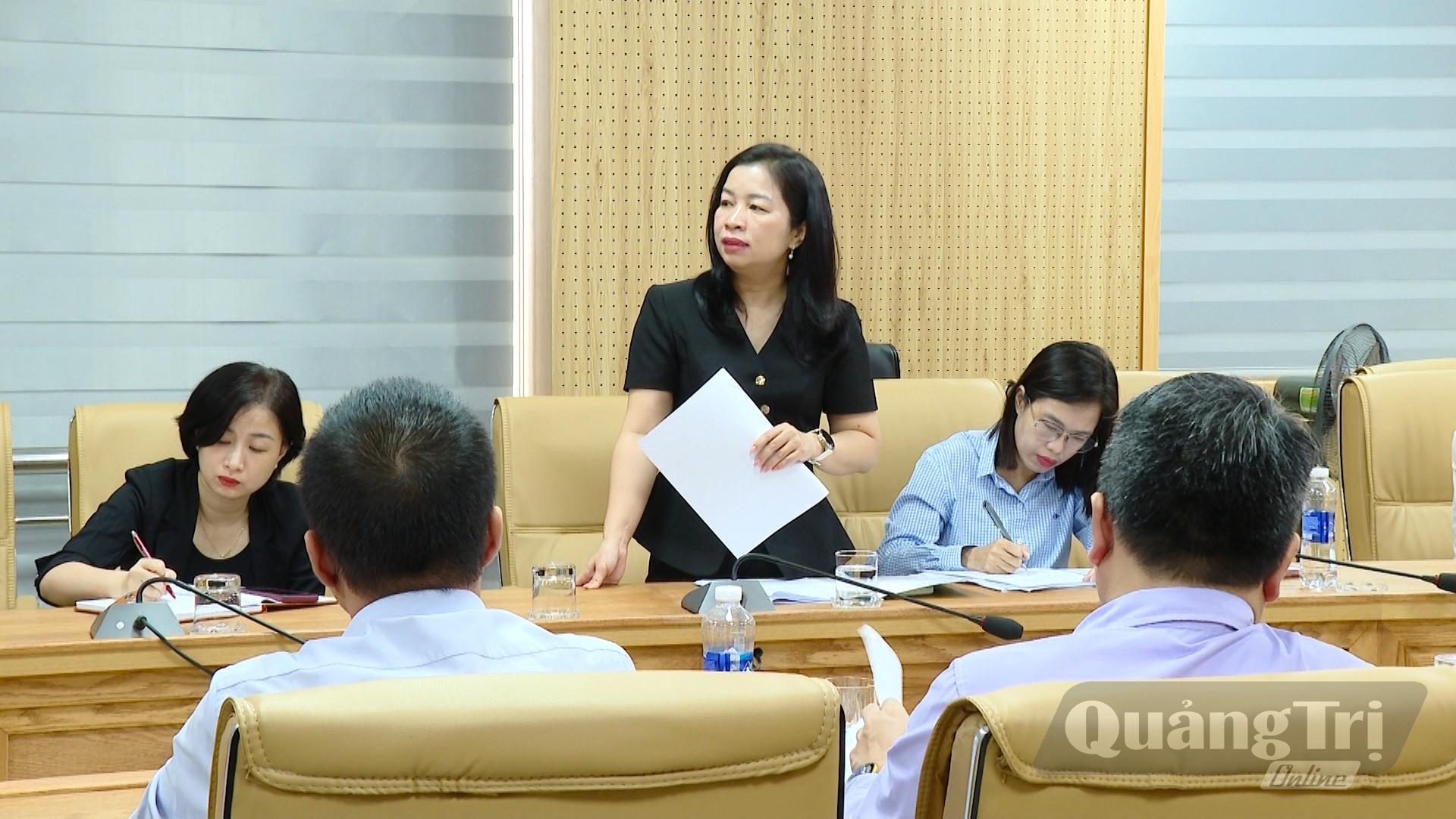 Lãnh đạo Ngân hàng Chính sách xã hội tỉnh phát biểu ý kiến tại buổi làm việc - Ảnh: T.L