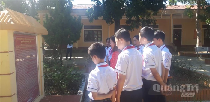 Dưới mái trường mang tên anh hùng liệt sĩ