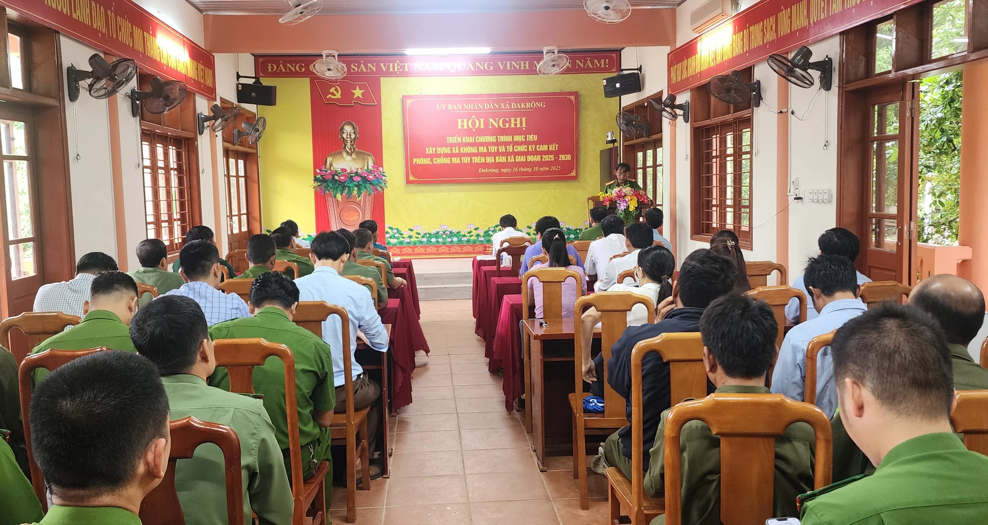 Quang cảnh hội nghị - Ảnh: T.H