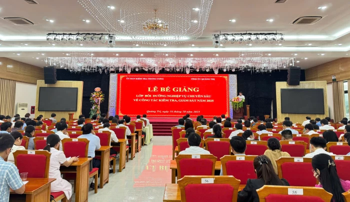 Bế giảng lớp bồi dưỡng nghiệp vụ chuyên sâu về công tác kiểm tra, giám sát