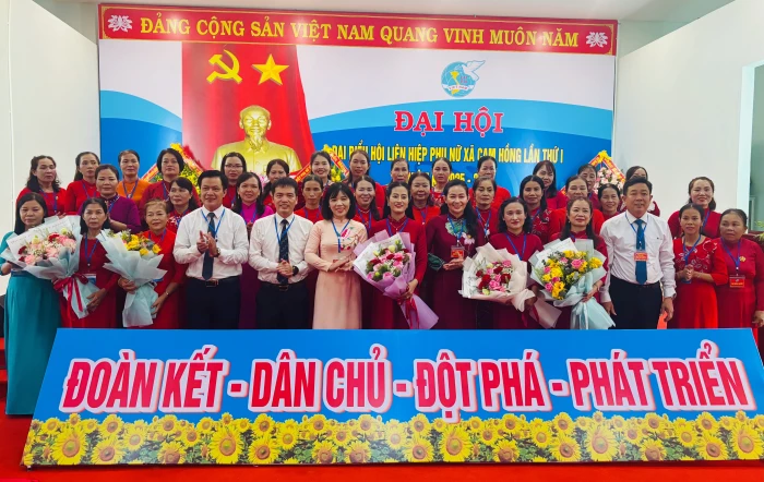 Phụ nữ xã Cam Hồng phát huy năng lực, khẳng định vai trò trong gia đình và xã hội