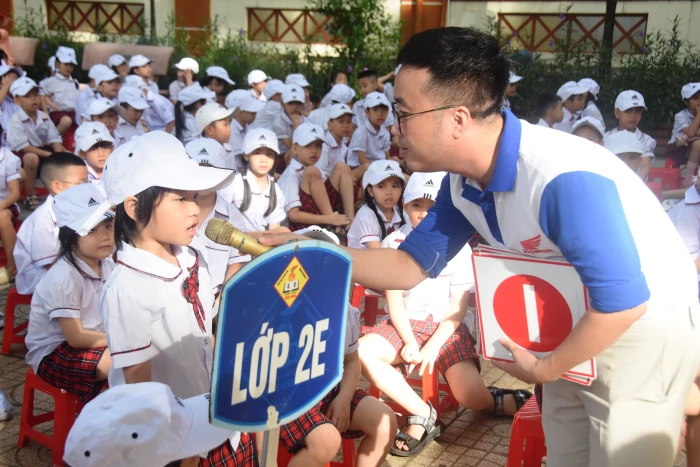 Đẩy mạnh tuyên truyền, giáo dục giao thông học đường