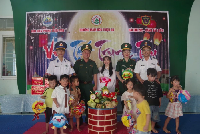 Tết thiếu nhi đặc biệt của trẻ em vùng biển Nam Cửa Việt
