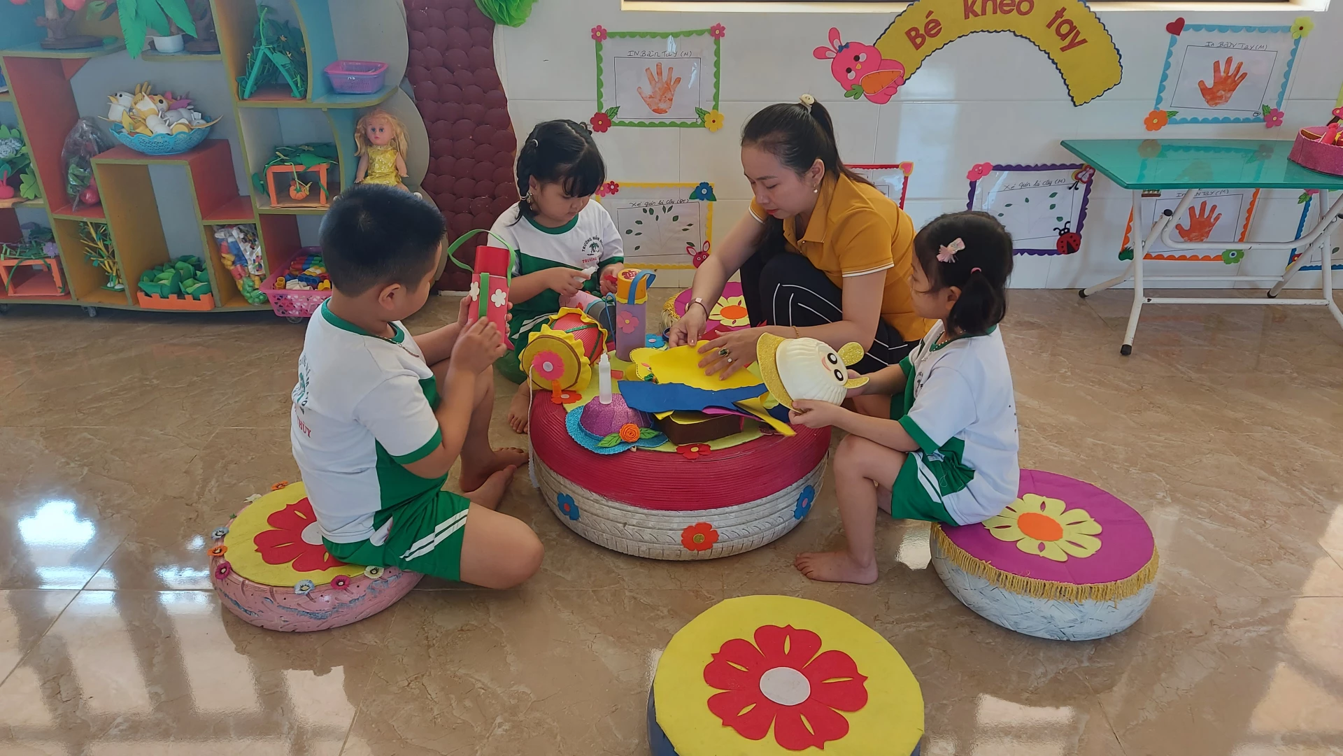 Nhờ triển khai nhiều giải pháp đồng bộ, các trường học đã mang đến cho trẻ môi trường học tập an toàn, thân thiện - Ảnh: NH.V