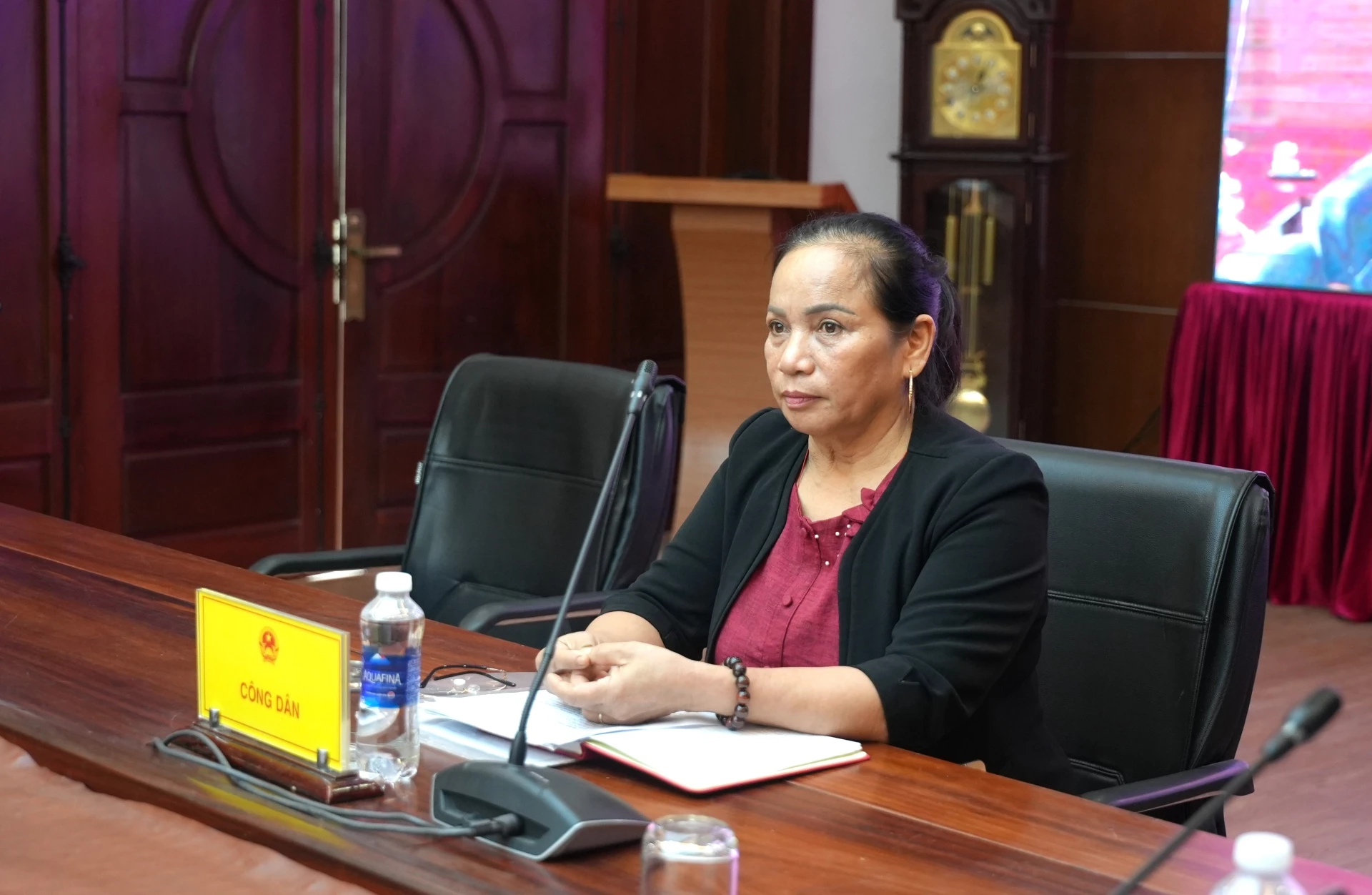 Công dân tham gia phiên tiếp dân của đồng chí Chủ tịch UBND tỉnh Trần Phong - Ảnh: Trung Đức