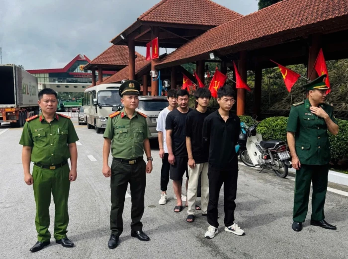 Đấu tranh, xử lý nghiêm tình trạng xuất nhập cảnh trái phép