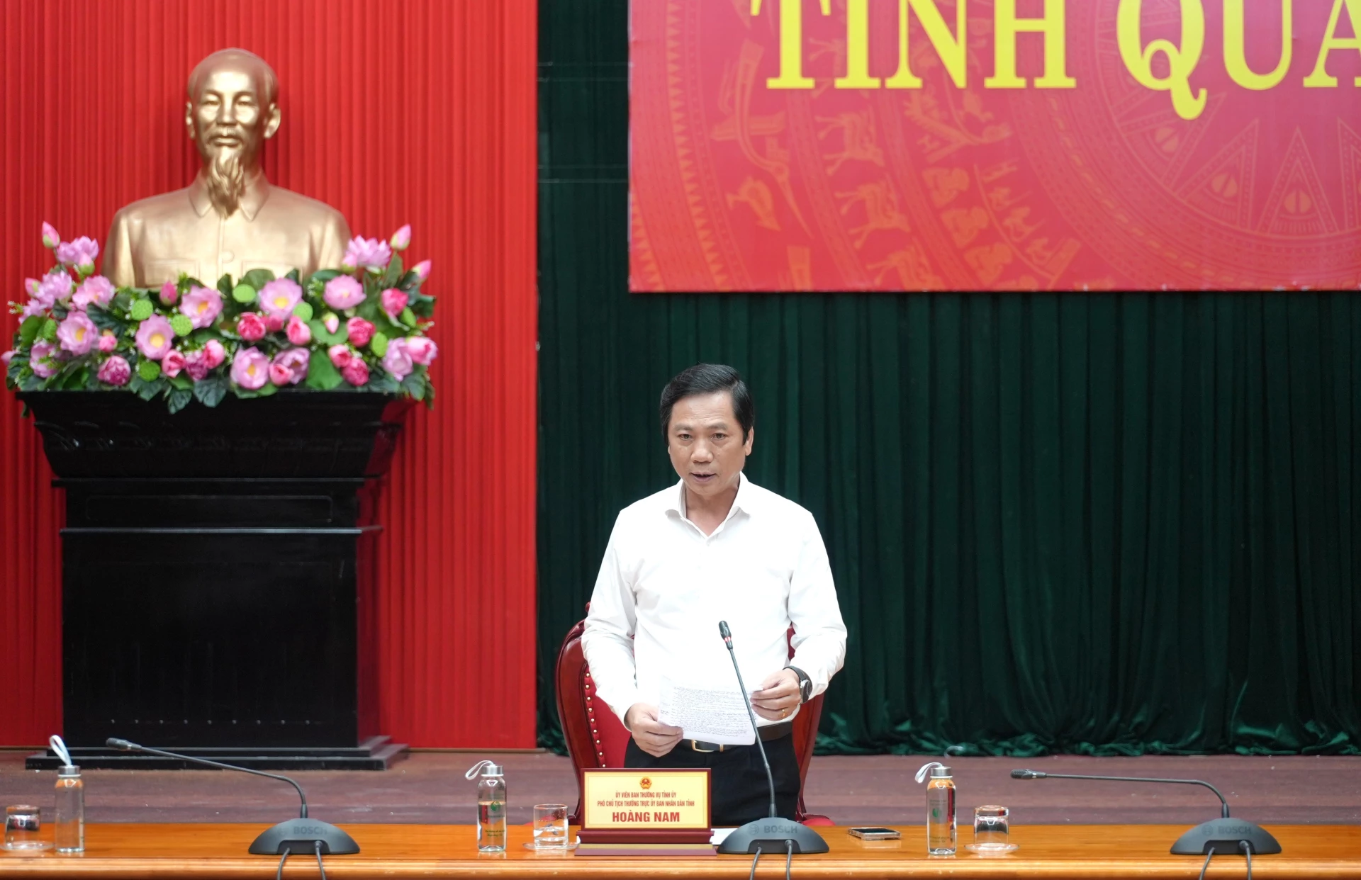 Đồng chí Phó Chủ tịch Thường trực UBND tỉnh Quảng Trị Hoàng Nam phát biểu tại cuộc họp - Ảnh: Trung Đức