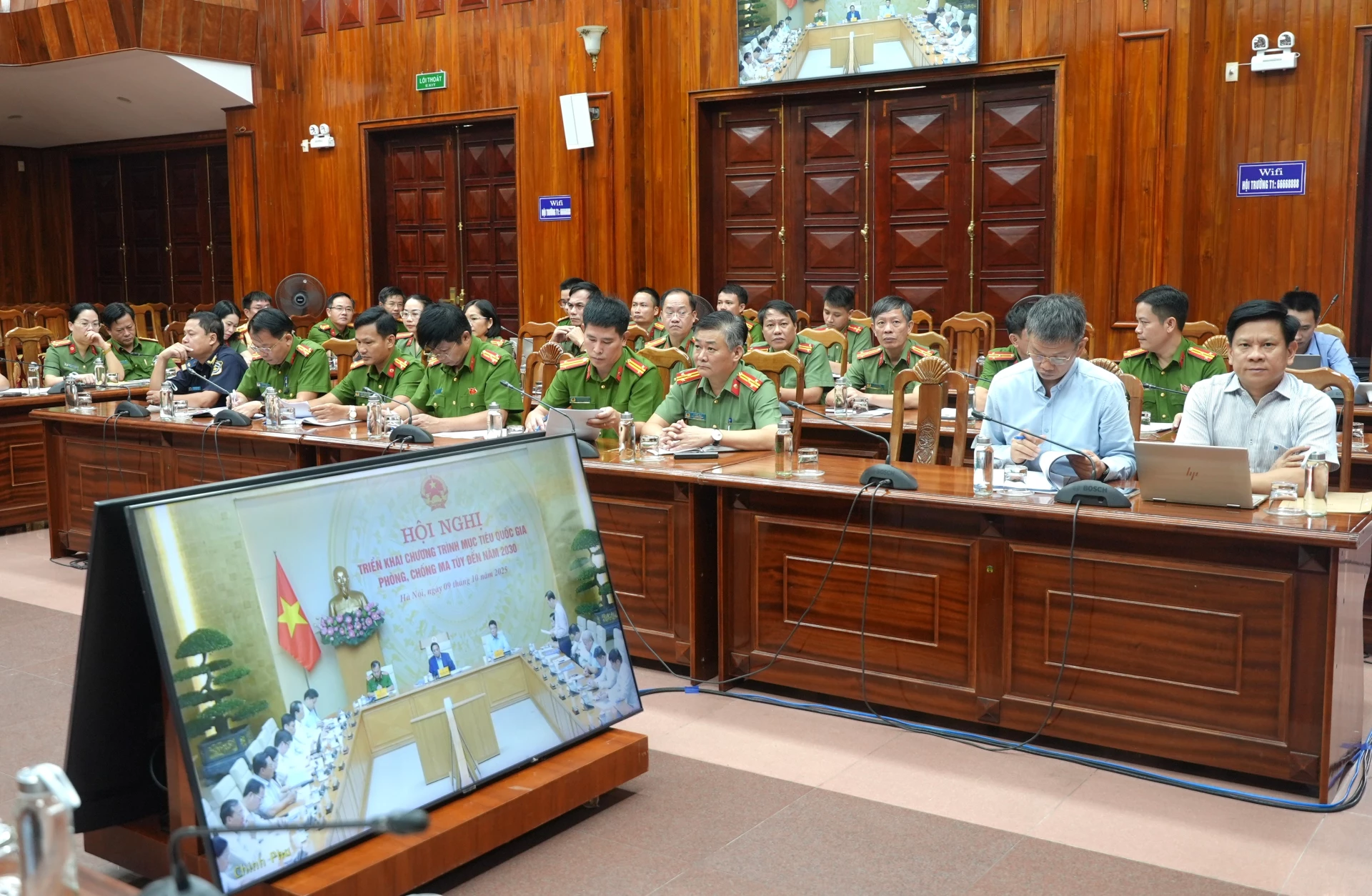 Các đại biểu dự hội nghị tại điểm cầu Quảng Trị - Ảnh: Trung Đức